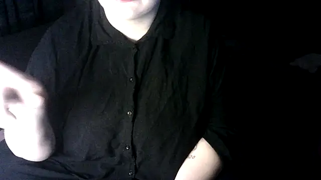 Snapshot of Katy2323 chatting on October 22, 7:35 pm Katy2323 online show from October 22, 7:35 pm