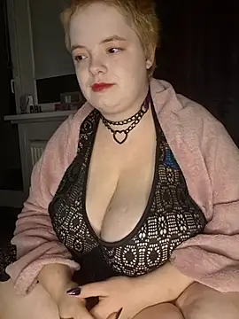 Snapshot of Katy2323 chatting on November 8, 7:56 pm Katy2323 online show from November 8, 7:56 pm