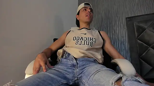 dylan cross  online show from October 13, 11:21 am