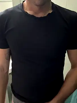 Snapshot of giovan2020 chatting on October 29, 1:46 pm giovan2020 online show from October 29, 1:46 pm