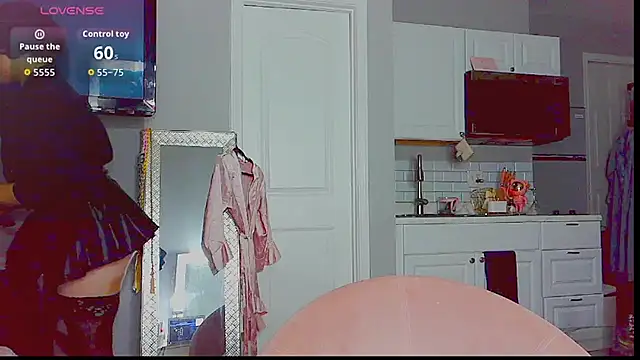 LunaMilav online show from October 1, 2:28 am