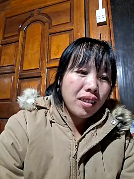 helenzz online show from November 24, 11:32 am