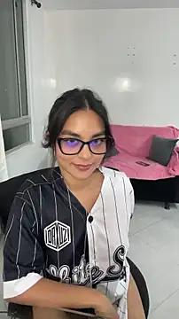 Selene Wings22 online show from April 8, 2:55 am