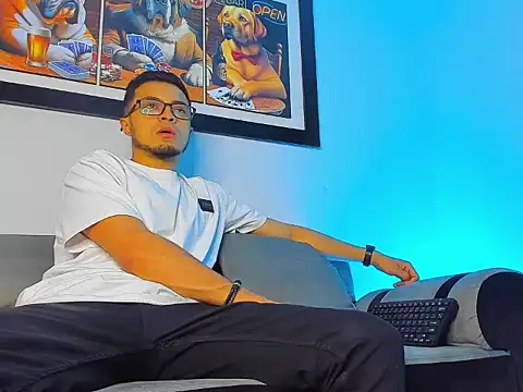 Snapshot of Paul_masster chatting on September 29, 12:21 pm Paul masster online show from September 29, 12:21 pm