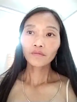 Snapshot of abigail-00 chatting on October 6, 1:47 am abigail-00 online show from October 6, 1:47 am