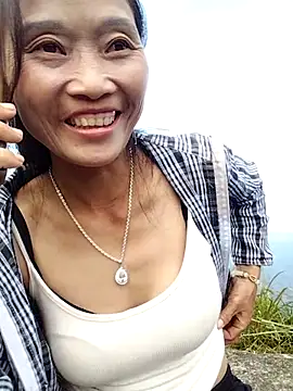 Snapshot of abigail-00 chatting on November 4, 8:02 am abigail-00 online show from November 4, 8:02 am