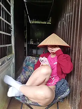 Helen-Tran online show from November 23, 1:27 am