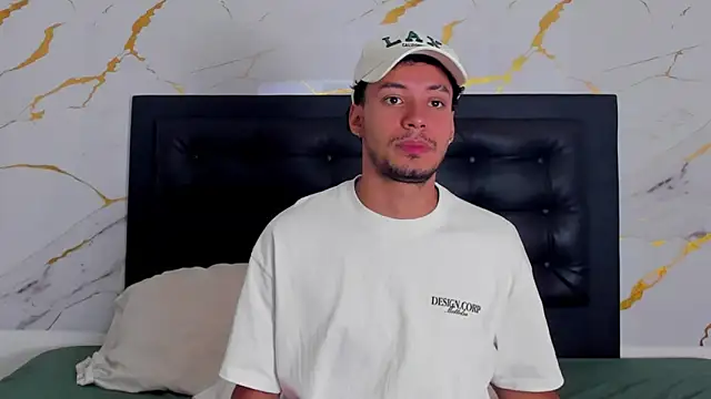 Snapshot of aroncooper1 chatting on October 8, 12:36 pm aroncooper1 online show from October 8, 12:36 pm