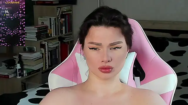 Snapshot of bbJ_one chatting on June 22, 5:15 am bbJ one online show from June 22, 5:15 am