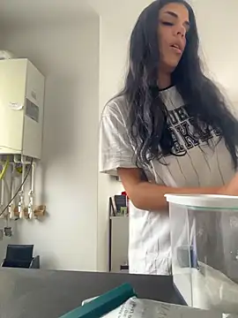 AylinHazellx online show from October 26, 9:04 am