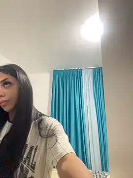 AylinHazellx online show from October 29, 8:10 pm