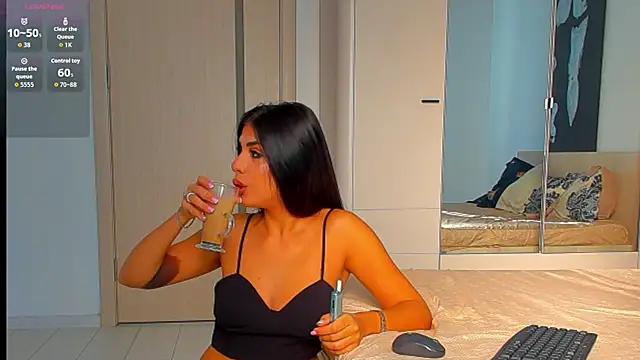 AylinHazellx online show from November 24, 8:36 am