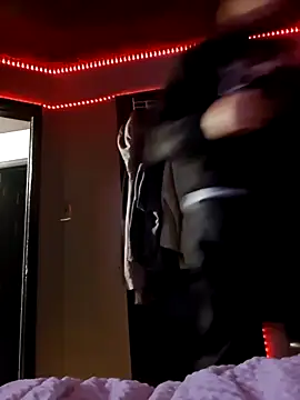 Snapshot of Painstickwes chatting on February 27, 2:44 am Painstickwes online show from February 27, 2:44 am