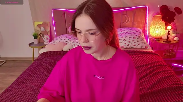 KellyHayden online show from February 14, 5:43 pm