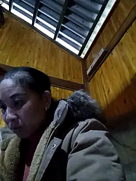 Snapshot of vtmbae chatting on February 15, 1:57 am vtmbae online show from February 15, 1:57 am