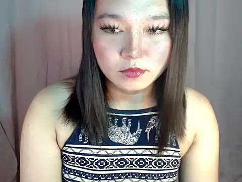 Snapshot of Eyes-on-me chatting on October 26, 8:59 pm Eyes-on-me online show from October 26, 8:59 pm