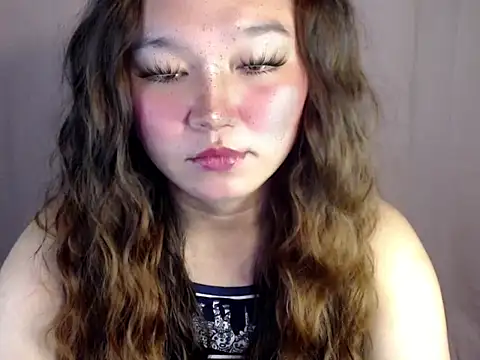 Snapshot of Eyes-on-me chatting on November 3, 12:57 am Eyes-on-me online show from November 3, 12:57 am