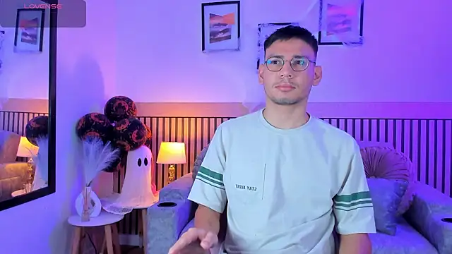 marcuswildx online show from October 16, 11:44 am