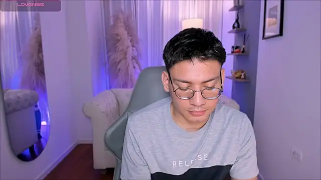 marcuswildx online show from December 18, 10:43 am