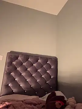 Snapshot of OliviaAshhh chatting on November 7, 5:24 pm OliviaAshhh online show from November 7, 5:24 pm