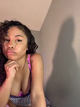 Snapshot of OliviaAshhh chatting on November 16, 10:48 pm OliviaAshhh online show from November 16, 10:48 pm