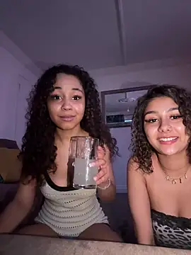 OliviaAshhh online show from April 3, 7:01 pm