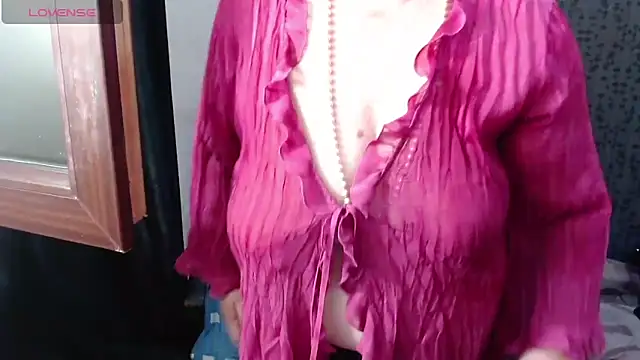 Snapshot of MissSanjanne chatting on May 26, 11:34 pm MissSanjanne online show from May 26, 11:34 pm