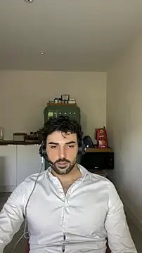 Snapshot of eauminerale chatting on May 27, 11:51 am eauminerale online show from May 27, 11:51 am