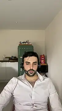 Snapshot of eauminerale chatting on June 8, 12:16 pm eauminerale online show from June 8, 12:16 pm