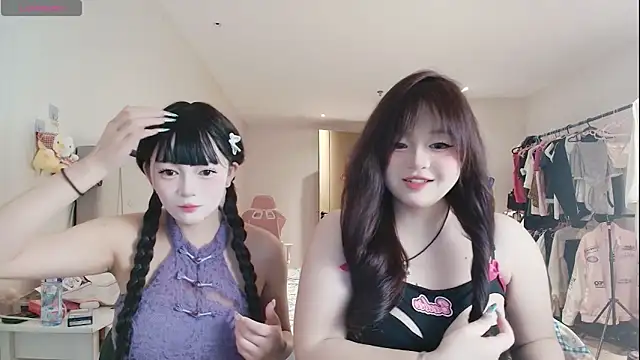 Snapshot of Sio-Ker chatting on November 6, 11:33 am Sio-Ker online show from November 6, 11:33 am