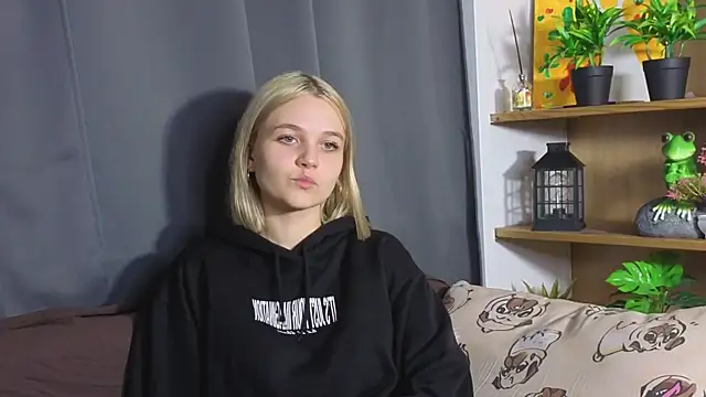 KelleDomin online show from October 2, 6:48 pm