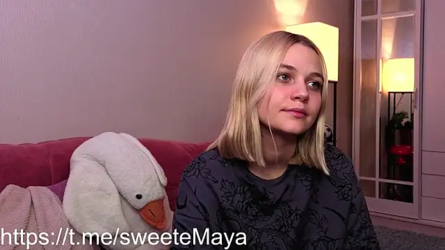 Snapshot of KelleDomin chatting on October 26, 7:42 pm KelleDomin online show from October 26, 7:42 pm