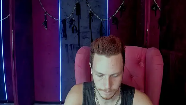 LeoMooree online show from October 16, 4:52 pm