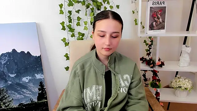 MittieRichison online show from September 26, 8:51 am