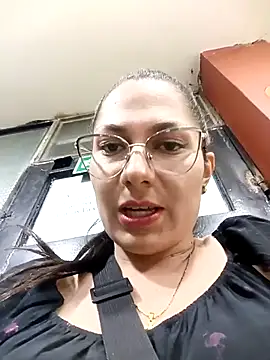 Mia-love-03 online show from November 7, 12:10 am