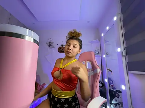 Snapshot of Gaby_002 chatting on October 27, 1:42 am Gaby 002 online show from October 27, 1:42 am