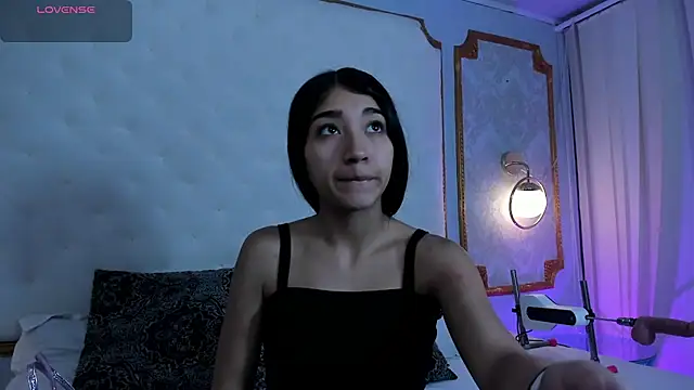 Mariana Kalo online show from December 3, 10:57 am