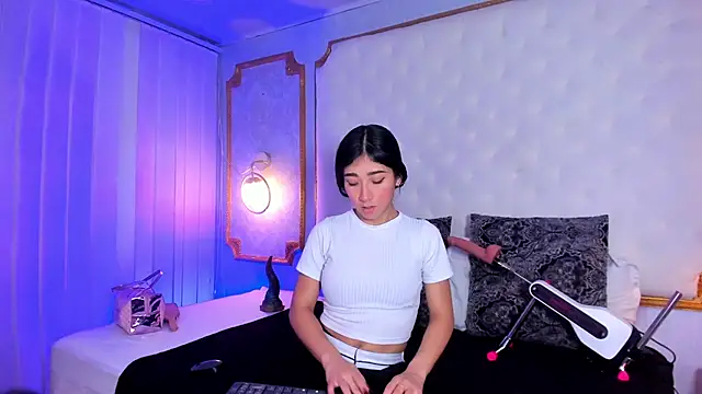 Mariana Kalo online show from January 6, 11:03 am