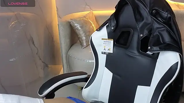 Skyler Gracee Tx online show from October 14, 1:01 pm