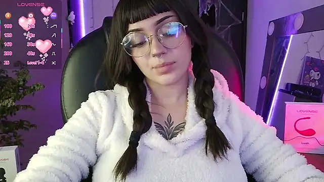 LesRose online show from October 21, 5:35 pm