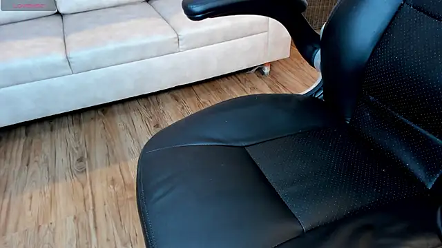 Karol Yanil online show from November 12, 8:08 pm