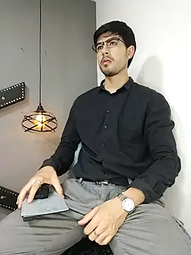 DanteBrown01 online show from September 30, 12:21 pm