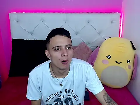 xx-kike-xx online show from October 4, 2:04 pm