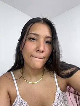 Snapshot of IsabellaJoness_ chatting on January 17, 8:34 pm IsabellaJoness online show from January 17, 8:34 pm