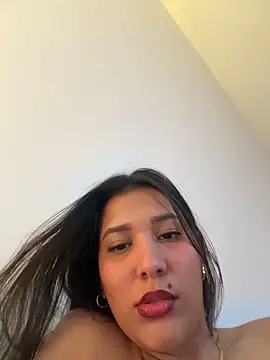 Snapshot of IsabellaJoness_ chatting on February 14, 8:49 pm IsabellaJoness online show from February 14, 8:49 pm