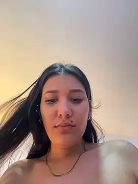 Snapshot of IsabellaJoness_ chatting on February 15, 12:14 pm IsabellaJoness online show from February 15, 12:14 pm