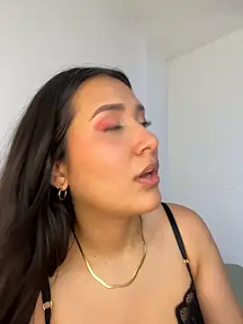 Snapshot of IsabellaJoness_ chatting on February 22, 8:07 pm IsabellaJoness online show from February 22, 8:07 pm