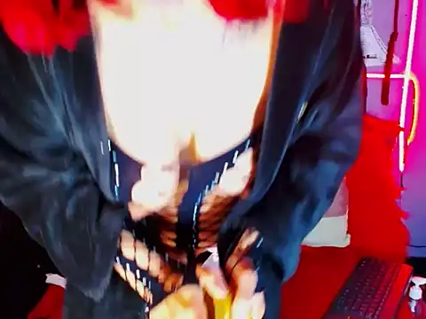 Snapshot of mylygrey chatting on December 2, 3:23 am mylygrey online show from December 2, 3:23 am