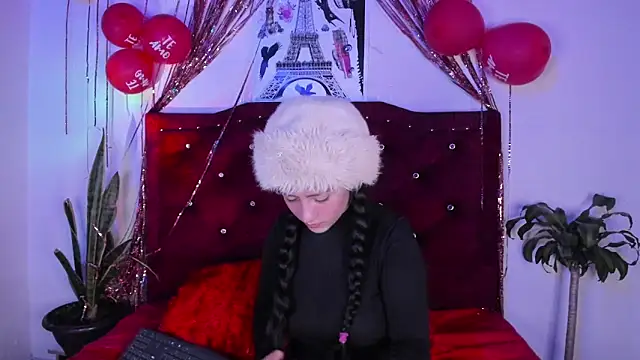 kitty  chs online show from February 18, 3:19 pm