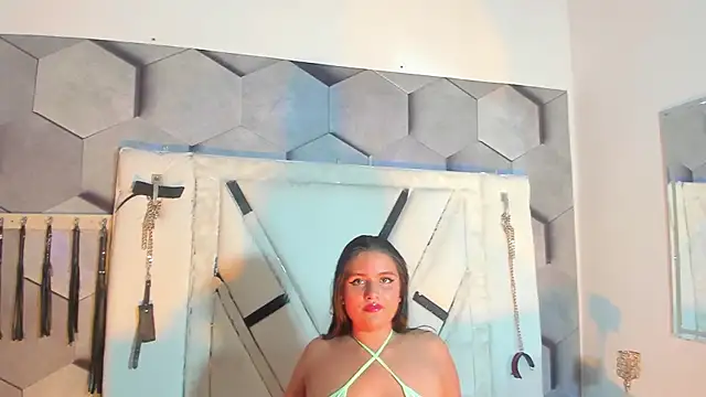 BrittaParkerr online show from October 5, 2:32 am